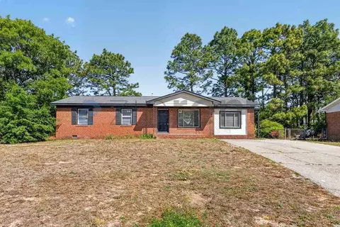 318 Nugget Ct, Fayetteville, NC 28311