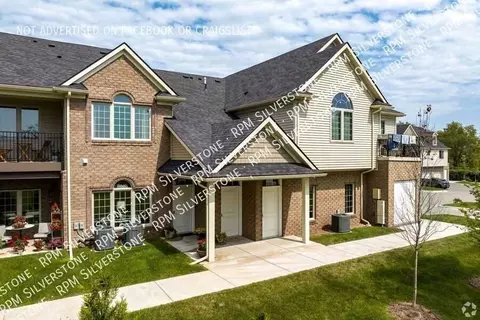 2796 Barrington Sq #2796, Auburn Hills, MI 48326