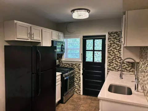 1026 Sanford Ave, Saint Louis, MO 63139