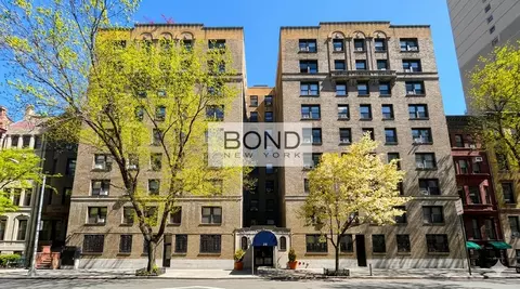 25 W 68th St #E, New York, NY 10023
