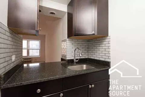 6830 N Sheridan Rd #462, Chicago, IL 60626