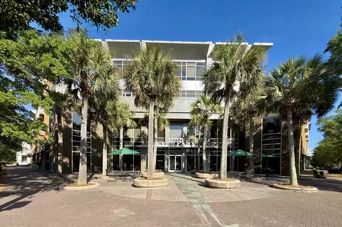 225 Seven Farms Dr #105, Charleston, SC 29492