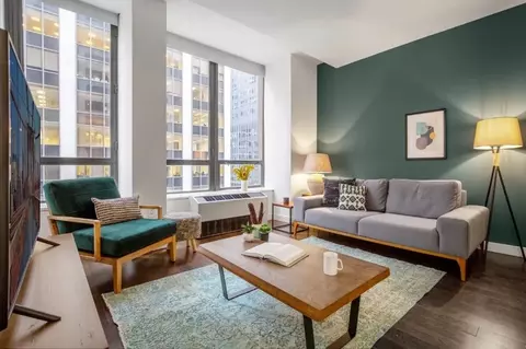 128 Water St #1706, New York, NY 10005