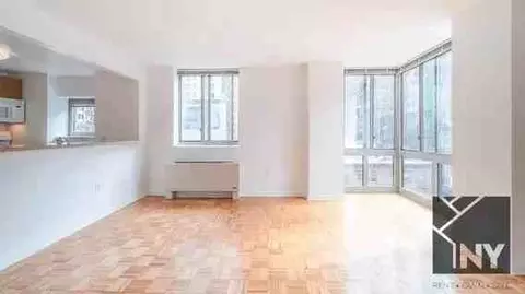 475 9th Ave #18L, New York, NY 10018