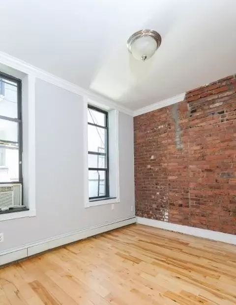 40 Avenue B #3W, New York, NY 10009