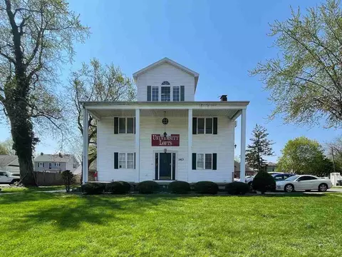 1413 W University Ave, Muncie, IN 47303