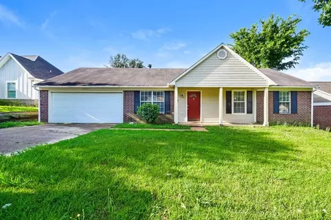 2545 Waverly Dr, Horn Lake, MS 38637