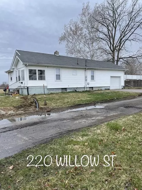220 Willow St #1, Anderson, IN 46012