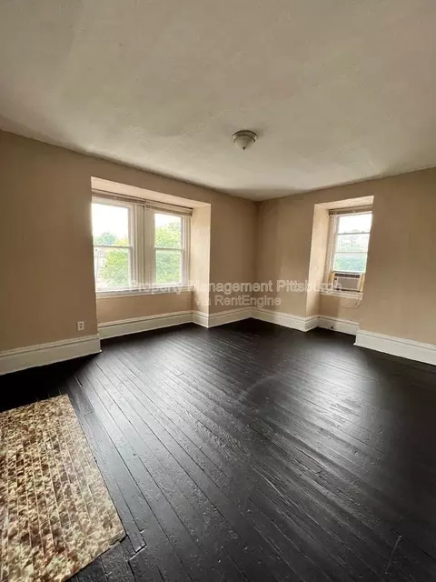 218 Kearsarge St #2, Pittsburgh, PA 15211