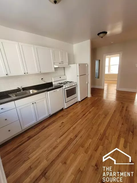 5028 N Springfield Ave #3W, Chicago, IL 60625