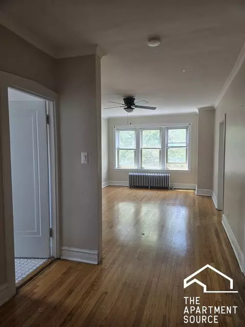 2956 W Belle Plaine Ave #3, Chicago, IL 60618