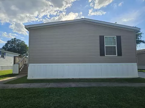 179 Lynnwood Cir #103, Clarksville, TN 37040
