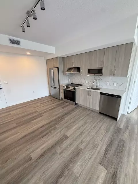 120 NW 7th Ave #B, Miami, FL 33128