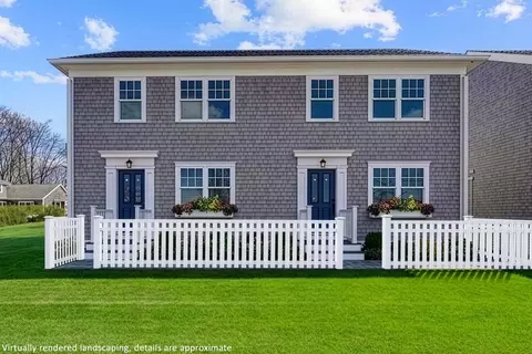 68 Yarmouth Rd, Hyannis, MA 02601
