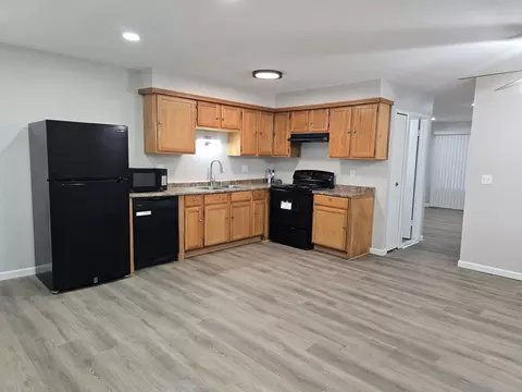 38177 Jamestown Dr, Sterling Heights, MI 48312