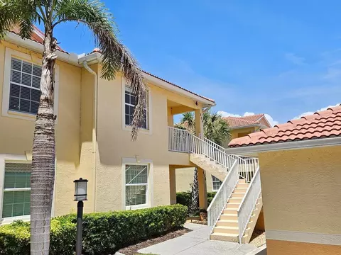 904 Casa Del Lago Way #904, Venice, FL 34292