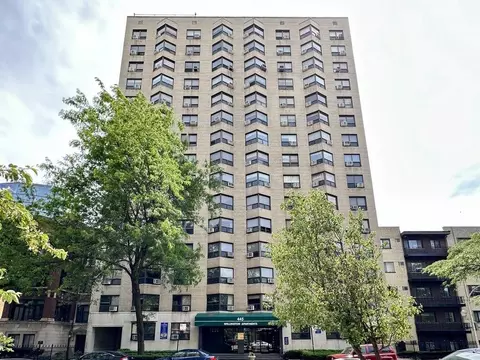 445 W Wellington Ave #12G, Chicago, IL 60657