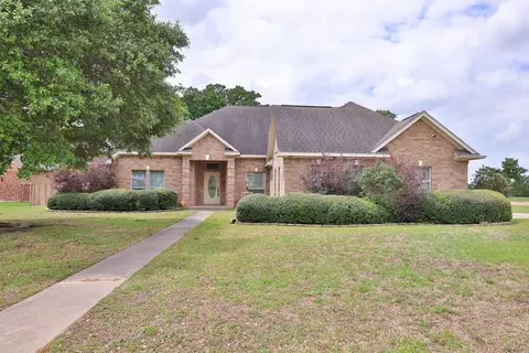 105 Lawrence Marshall Dr, Hempstead, TX 77445
