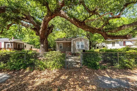 2620 Woodlawn Ave, North Charleston, SC 29405