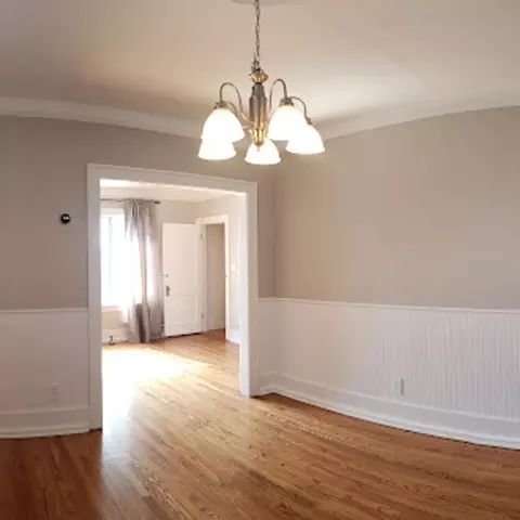 2823 Queen St, Dearborn, MI 48124