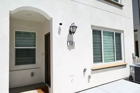1692 W Trapezoid Dr, Anaheim, CA 92802