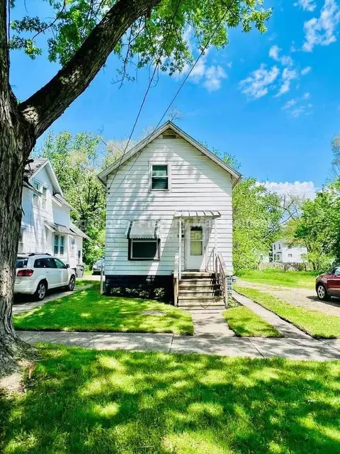 708 Elizabeth St, Kalamazoo, MI 49007