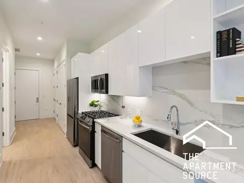812 W Adams St #410, Chicago, IL 60607