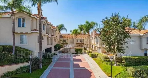 201 Laurel Ave #7, Brea, CA 92821