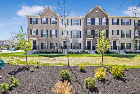 6574 Halsey St, Zionsville, IN 46077