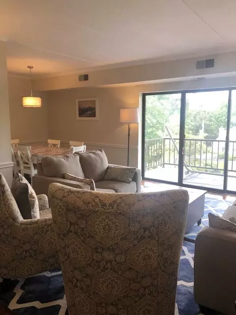 601 Montgomery Ave #302, Bryn Mawr, PA 19010