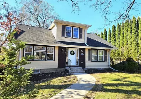 2342 W Bourne Ave, Saint Paul, MN 55108