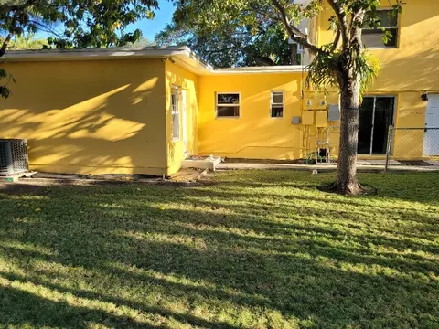 655 NE 122nd St #2, North Miami, FL 33161