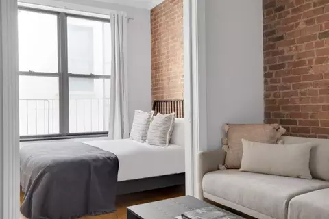 118 E 7th St #5E, New York, NY 10009