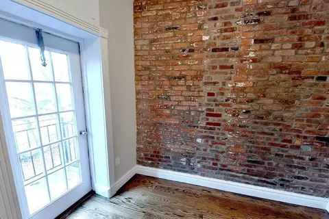 47 E 1st St #2R, New York, NY 10003