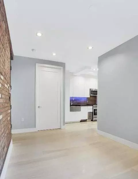 195 Stanton St #5F, New York, NY 10002