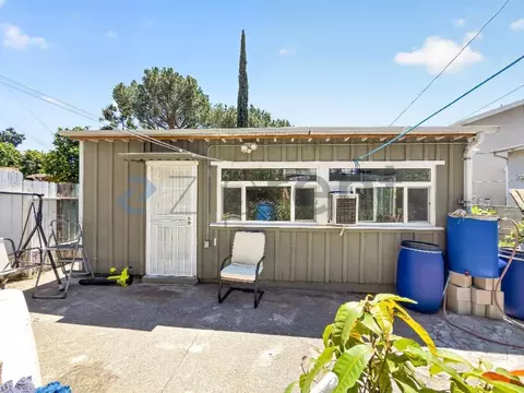 2755 Sanborn Ave, La Crescenta-montrose, CA 91214