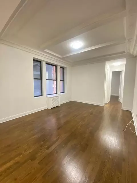 200 W 58th St #8D, New York, NY 10019