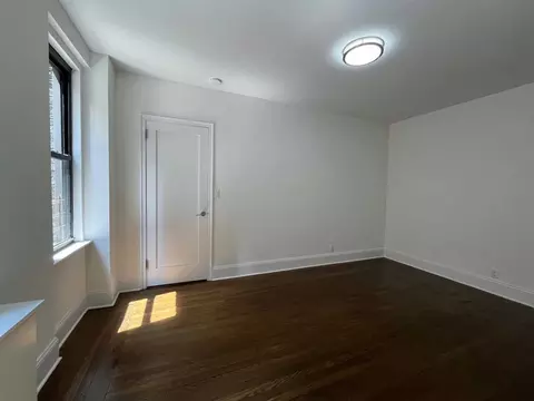 140 E 46th St #4M, New York, NY 10017
