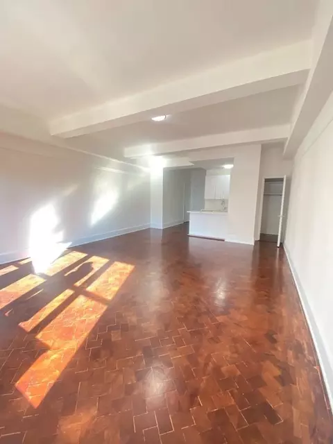 160 W 73rd St #10A, New York, NY 10023