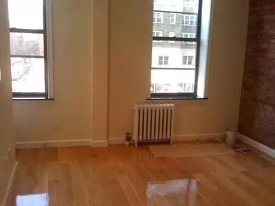 444 W 52nd St #1W, New York, NY 10019