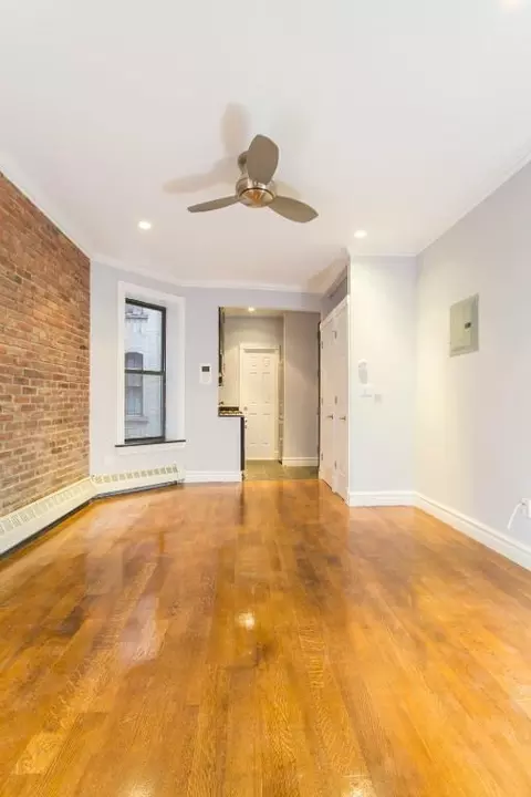 219 E 28th St #5B, New York, NY 10016
