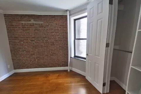 221 E 23rd St #6, New York, NY 10010