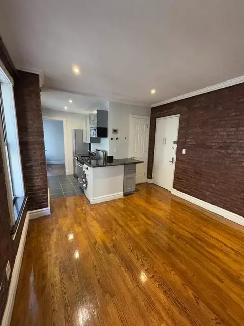 416 E 13th St #3E, New York, NY 10009