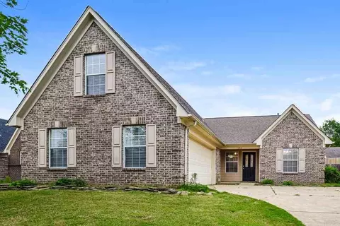 5764 Deer Ridge Dr, Southaven, MS 38672