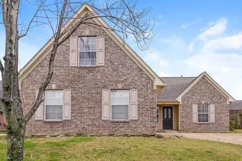 5764 Deer Ridge Dr, Southaven, MS 38672