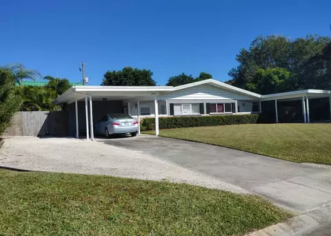 2921 Bentley St, Southgate, FL 34239