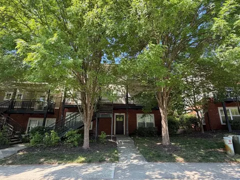 1615 Elmwood Ct #208, Charlottesville, VA 22903