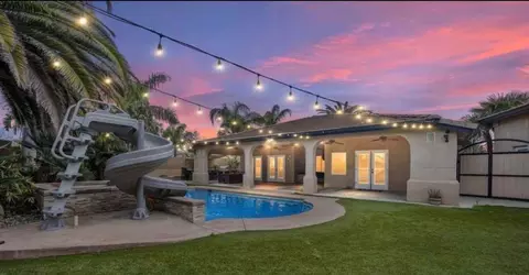 5818 Clear Valley Ct, Bakersfield, CA 93313