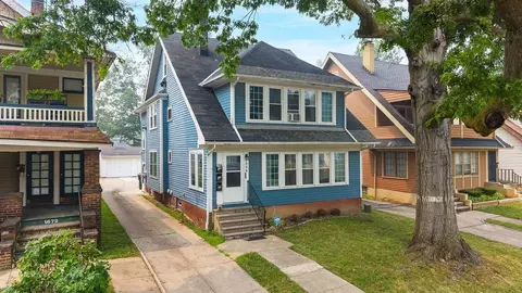 1668 Coventry Rd #1, Cleveland Heights, OH 44118