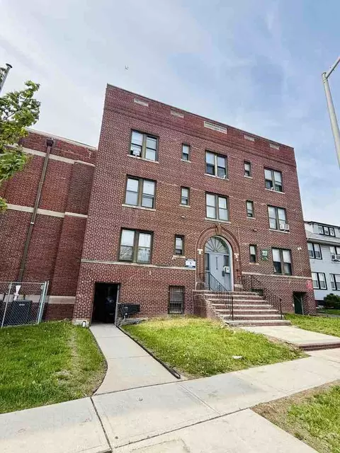 227 N Oraton Pkwy #307, East Orange, NJ 07017